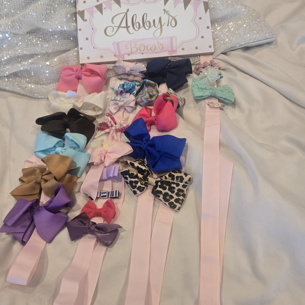 Personalized Abby Bow Holder With Colorful Hair Bow Collection